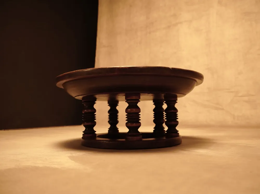 Niedriger Tee-Beistelltisch – maurischer Stil, afrikanische Handwerkskunst