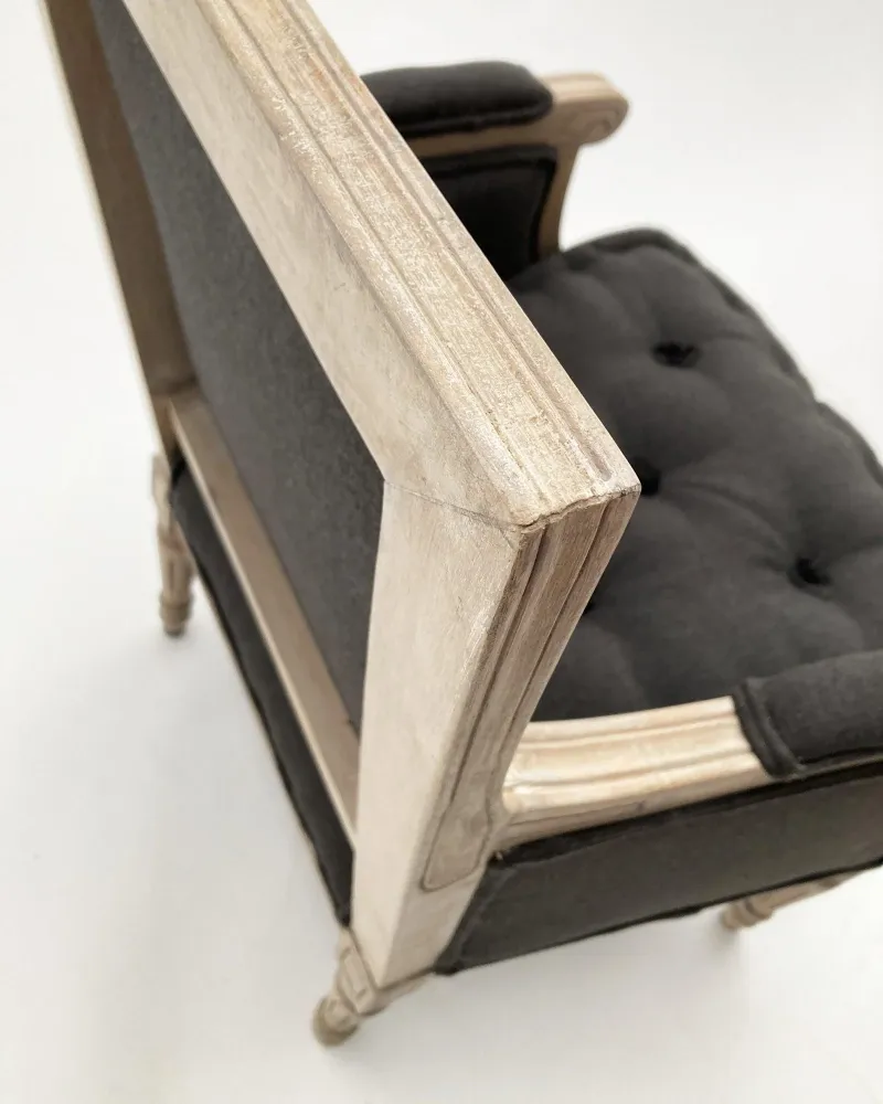 Sessel Dark Side aus Holz und Stoff