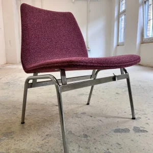 Sessel Lufthavnsstol brombeer-pink Chrom von Anden Arkitekt für Duba Møbelindustri
