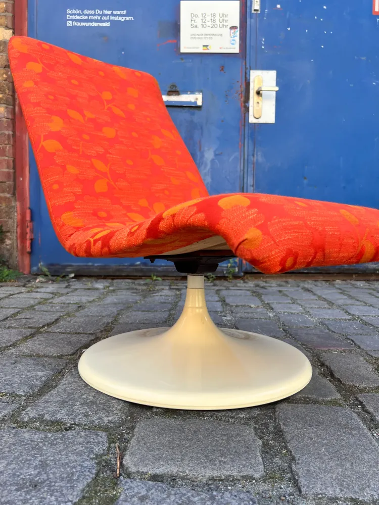 Sessel mit Tulpenfuß orange creme 70er