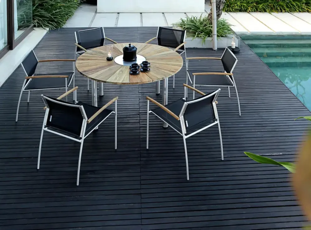 Zebra Rovex Sessel aus Edelstahl mit Teak-Armlehnen